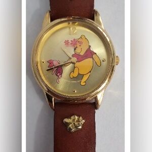 VINTAGE 90’s WINNIE THE POOH & PIGLET FLOATING SECOND HAND & LEATHER BAND WATCH